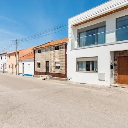Baleal Surf Ranch Гостевой дом Феррел