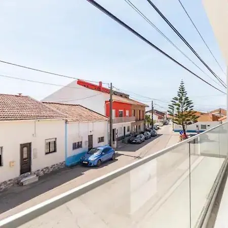 Baleal Surf Ranch Гостевой дом Феррел